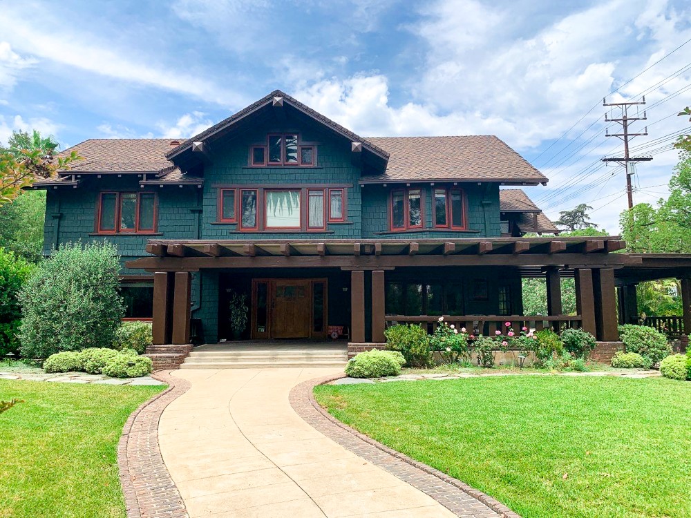 1908 Historical Craftsman Home in Pasadena, CA